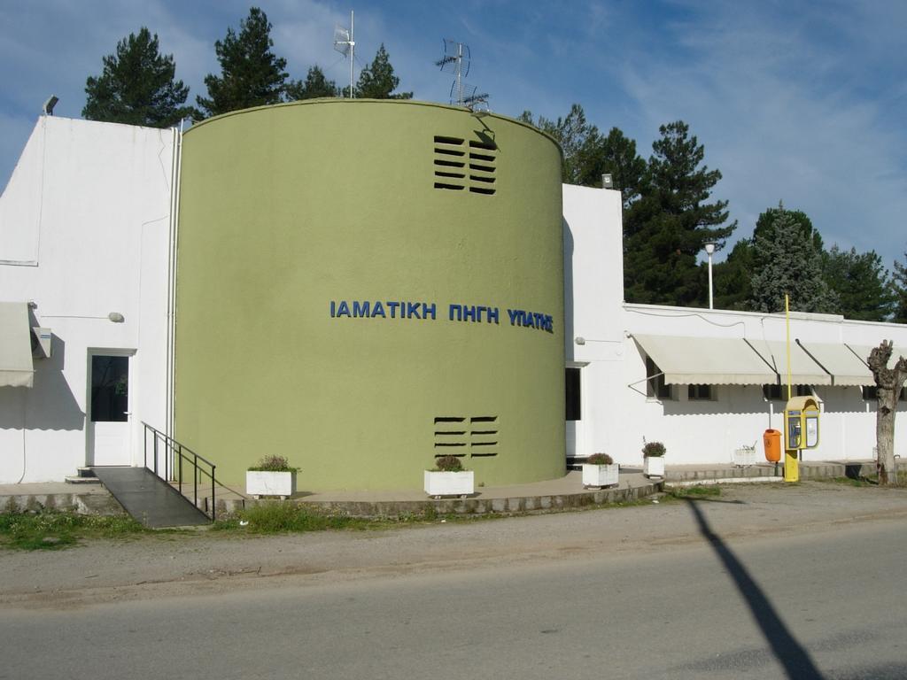 Hotel Prigipikon Suites And Sofites Loutra Ipatis Zewnętrze zdjęcie
