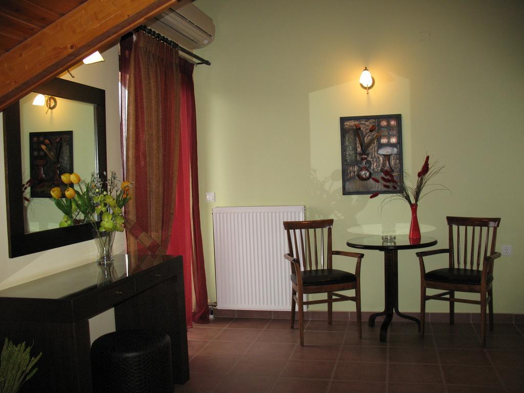 Hotel Prigipikon Suites And Sofites Loutra Ipatis Zewnętrze zdjęcie