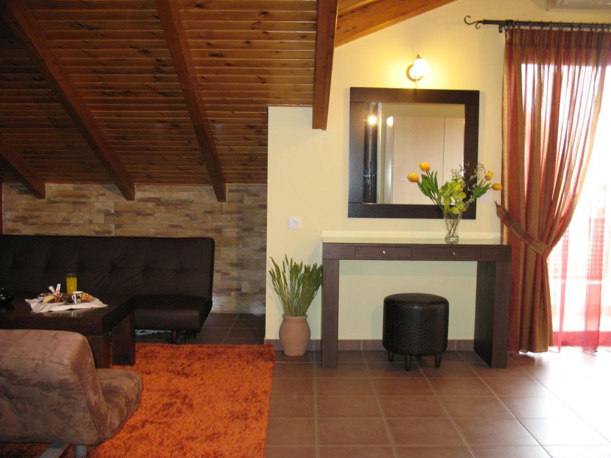 Hotel Prigipikon Suites And Sofites Loutra Ipatis Zewnętrze zdjęcie