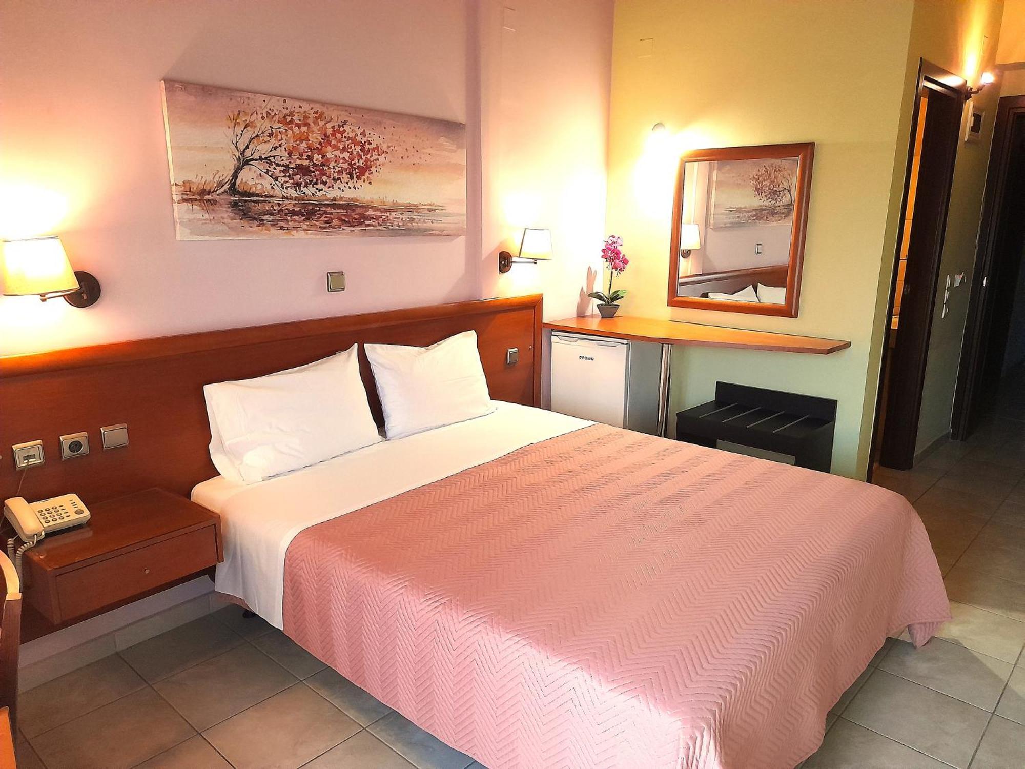 Hotel Prigipikon Suites And Sofites Loutra Ipatis Zewnętrze zdjęcie